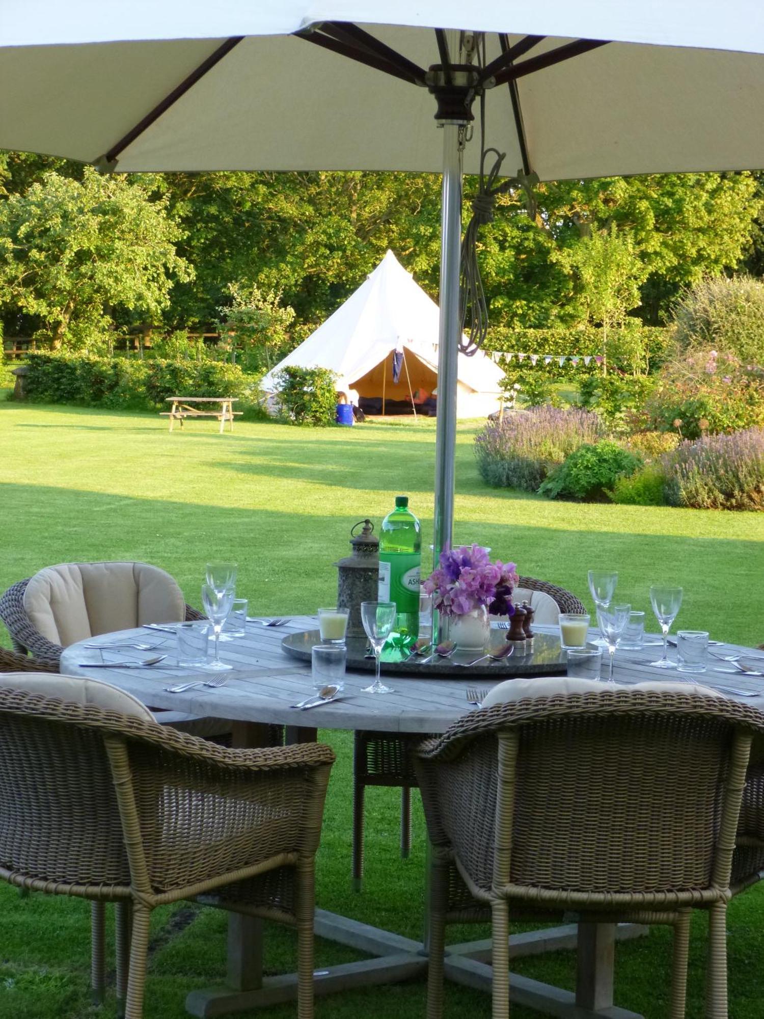 Overtown Manor Bed And Breakfast Суиндън Екстериор снимка